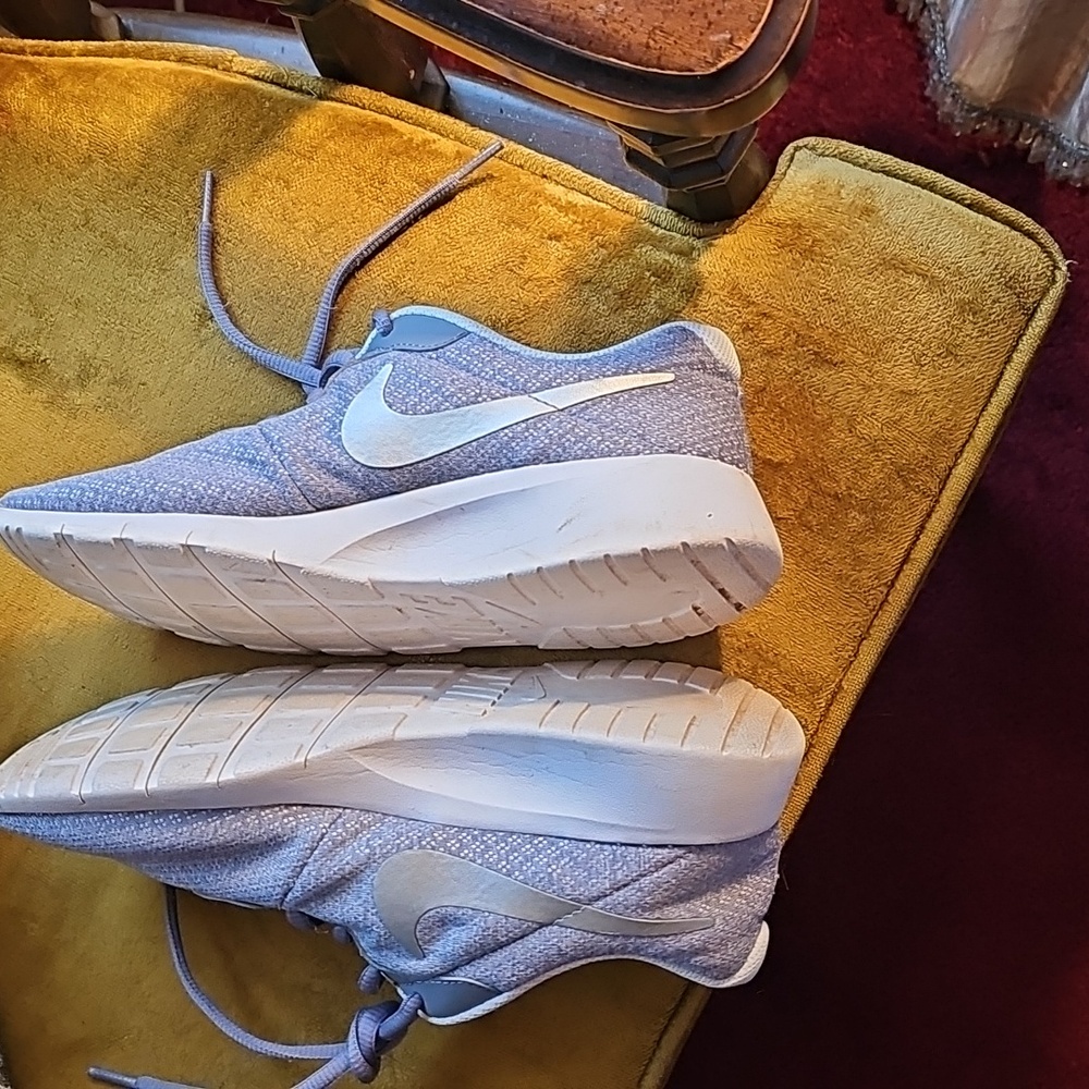 Nike Roche - Picture 6 of 8